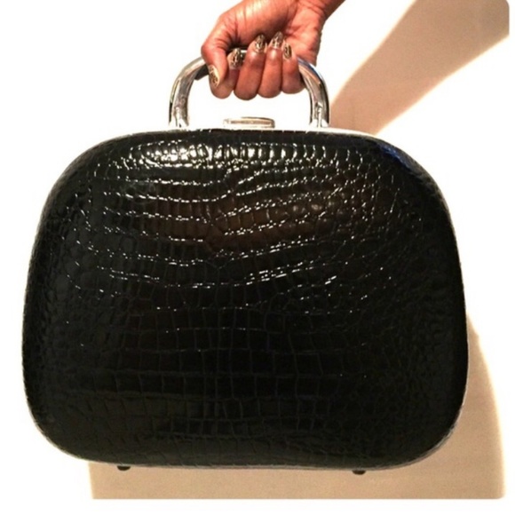 Handbags - Trendy case w/ lock! -  NEW GIFT WITH PURCHASE!